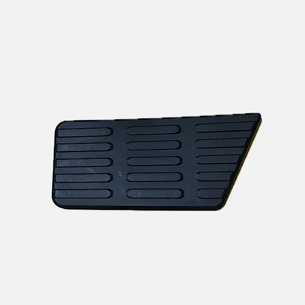 IMG_4106 پلاستیک روی سپر عقب KMC T8 راست اصلی - تصویر 1